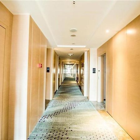 Lavande Hotel Luzhou Bbq New World Екстериор снимка
